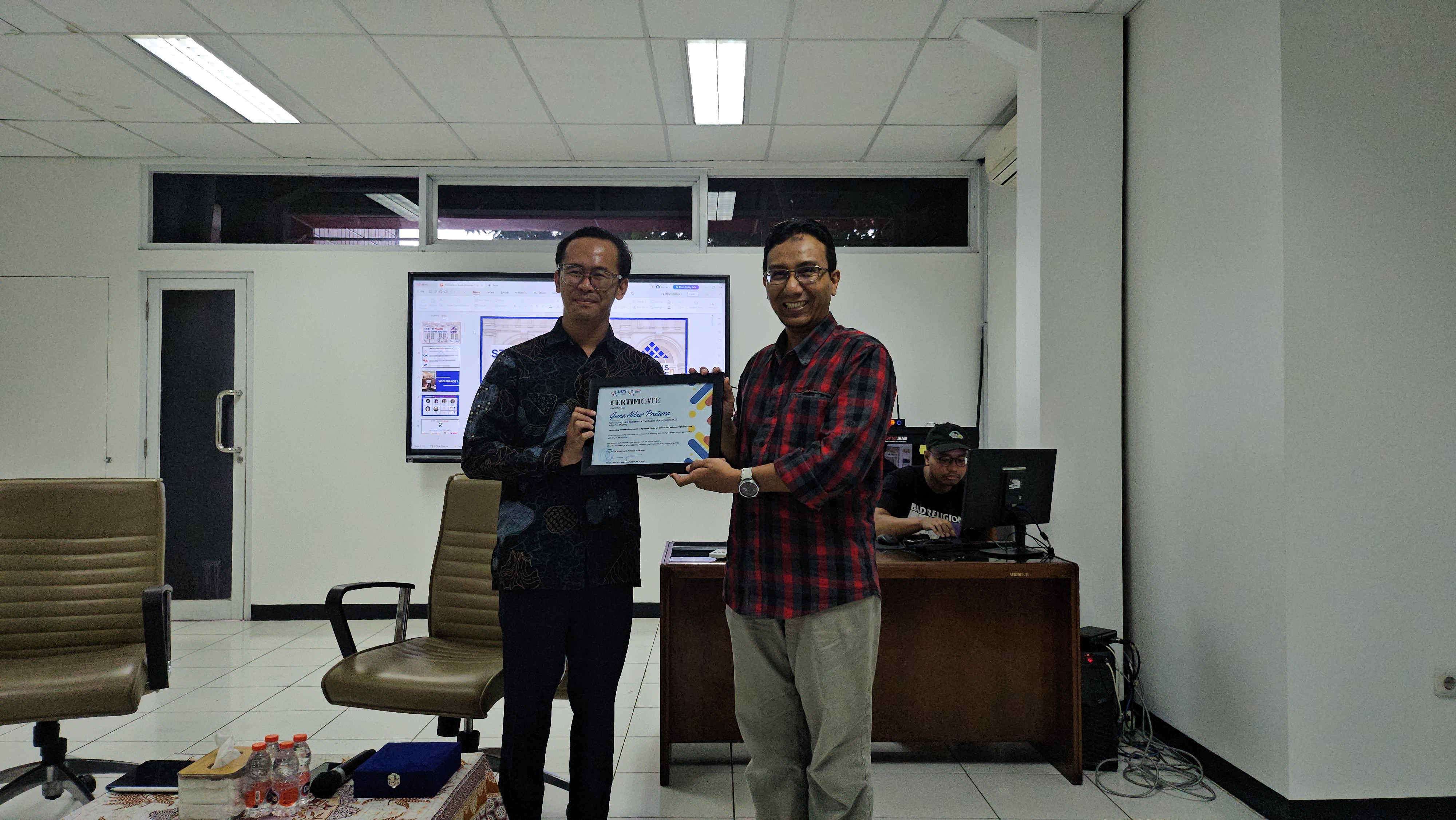 Luaran Ilmu Hubungan Internasional